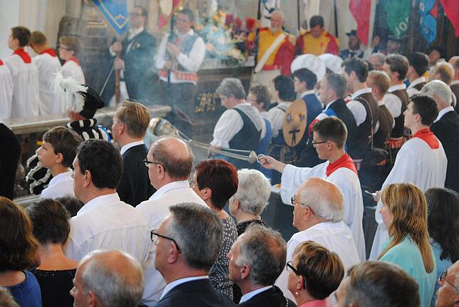 Bild 6: Bilder vom Festgottesdienst zur 550. Waldshuter Chilbi mit Erzbischof Georg Gänswein