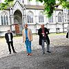 Sie wollen die Freilichtaufführung auf dem Konstanzer Münsterplatz wagen (von links): Chefdramaturg Martin Steffke, Schauspieldirektor ...
