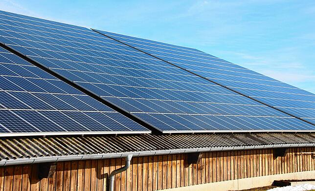 Der Ausbau der Photovoltaik muss nach Angaben des Energieberaters weiter vorangebracht werden.