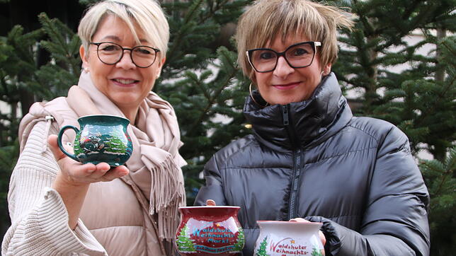 Sie freuen sich auf den Waldshuter Weihnachtsmarkt 2023: Petra Weber und Sylvia De Paola vom Waldshuter Werbe- und Förderungskreis.