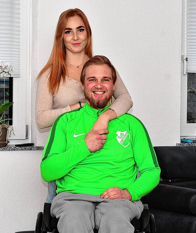 Zusammen stark: Nadine und Kevin Simanowski bilden mit ihren beiden Kindern ein harmonisches Team im neuen Leben des Papa.