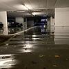 Wenn man in der Tiefgarage schwimmen kann: So viel Wasser steht in Privatkellern zum Glück eher selten.