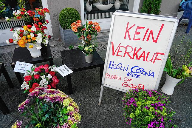 Floristen müssen ihre Läden schließen &ndash; manche verschenken die Blumen.