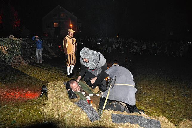 Bild 13: Alle Bilder des Hugeloh Narrenspiels