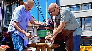 Bild : Tausende feiern beim Stadtfest