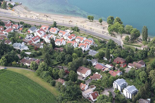 Bild 2: Die Landesgartenschau vom Wasser aus betrachtet – und aus der Luft