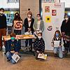 Bei der Siegerehrung (hinten von links): Martina Kölsch, Johannes Waldschütz, Selina Sauter, Julia Schuler, Charlotte Sommer, Corinna ...