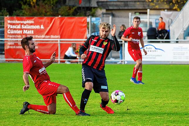 Bild 9: TuS Kleines Wiesental sichert sich ein 2:2 beim Tabellenführer FSV Rheinfelden II &ndash; wird haben die Bilder!