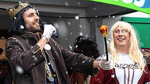 Bild : Markgraf Florian von Hohenfels: Bilder vom Sturz und der öffentlichen Läuterung des Hofstaats