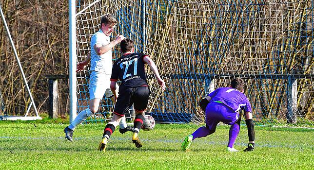 Bild 33: SG FC Wehr/Brennet gelingt wichtiges 1:0 gegen den FC RW Weilheim &ndash; und wir haben Bilder!
