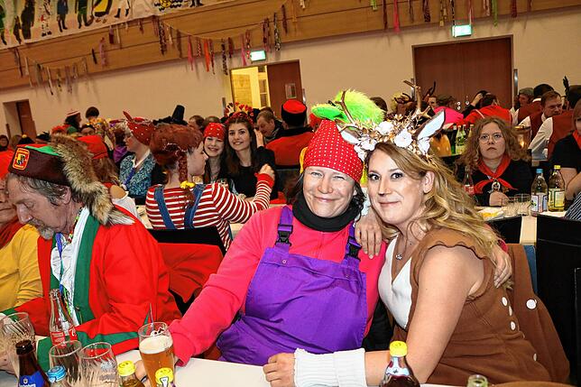 Bild 10: Fasnacht pur beim traditionellen Öschabend: Wir haben die Bilder