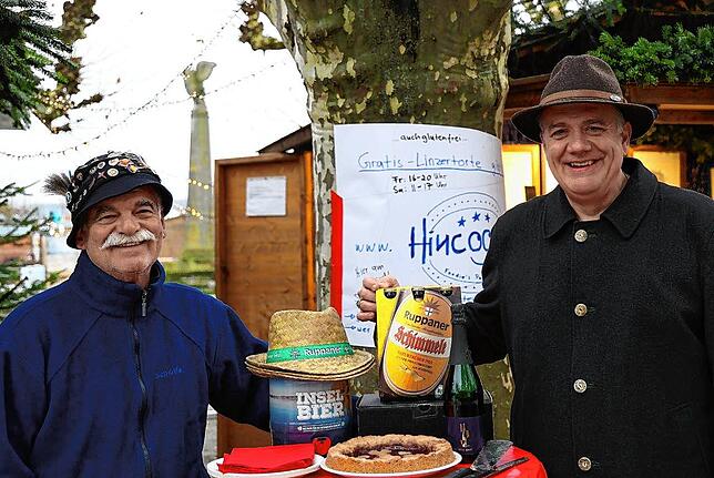 Bild 1: Hincooker auf dem Weihnachtsmarkt: Weihnachtsmann, Taschengeld vom Franz und 2000 Euro Spenden