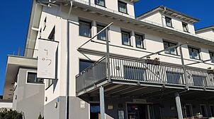 Das Hotel und Sterne-Restaurant Die Burg in Donaueschingen-Aasen: Die Gourmet-Adresse wird in der Nacht von Montag, 3. März, auf ...