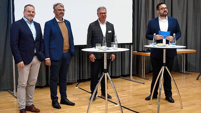 Bei der Immo-Gesprächsrunde zum Thema &bdquo;Wohnen in unsicheren Zeiten&ldquo; (von links): Andreas Vogt, Föfa Waldshut-Tiengen, ...