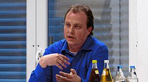 Leibertingens Kämmerer Daniel Bahr erläutert den Stand bei der Umsatzsteuerpflicht für Kommunen in der jüngsten Sitzung des ...