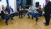 Das Gemeinderatsorchester spielt während der Jahresabschlussfeier des Rats (v.l.): Sarina und Egon Bäurer, Petra Moog, Michael ...