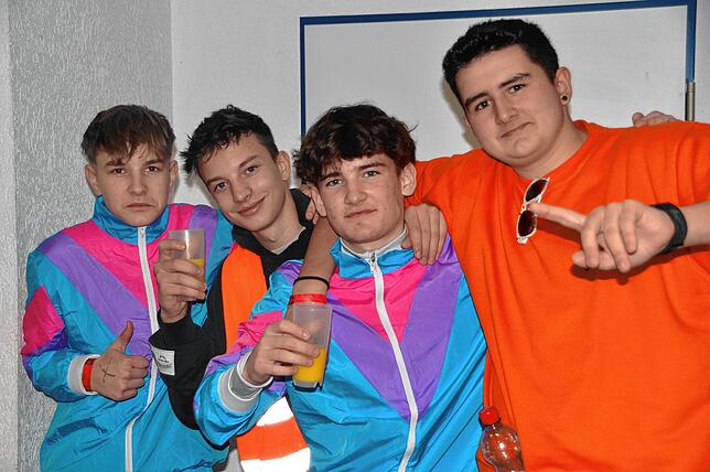 Bild 17: Hugeloh Ball 2025: Diese Bilder zeigen die beste Stimmung in der Mehrzweckhalle