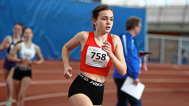 Zwei Medaillen: Lena Spitz vom TV Bad Säckingen siegte bei den Badischen Meisterschaften der weiblichen Jugend U18 über 3000 Meter in ...