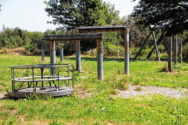 Nur noch wenig am Spielplatz in Egg ist funktionstüchtig, viel ist verfallen oder schon abgebaut. Dies will der Bürgerverein Egg ändern.