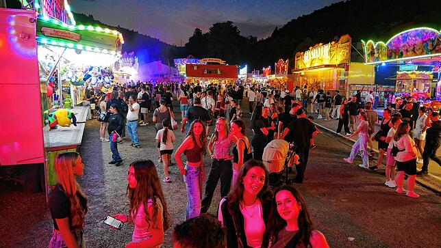 Bild 7: Volles Zelt und super Stimmung auf der Chilbi 2025 in Waldshut – Die besten Bilder