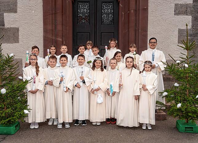 In Löffingen sind Kinder zur Kommunion gegangen (von links): Leonie Buck, Karlo Lukcic, Nico Tröndle, Felix Tröndle, Sarah Stierle, Jack ...