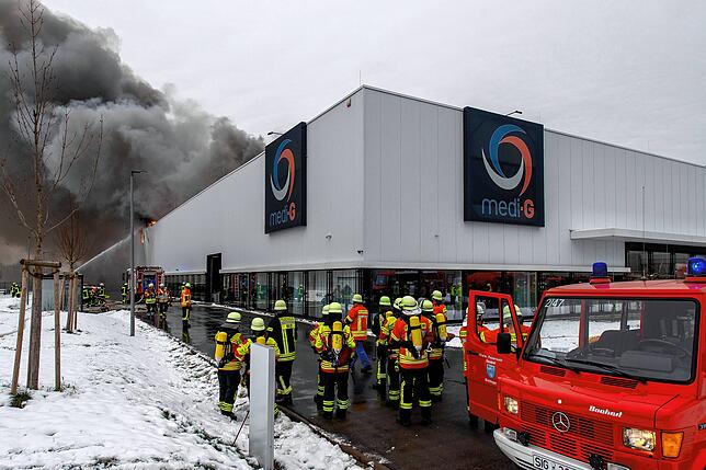 Bild 7: Großbrand bei Medizintechnikfirma in Meßkirch