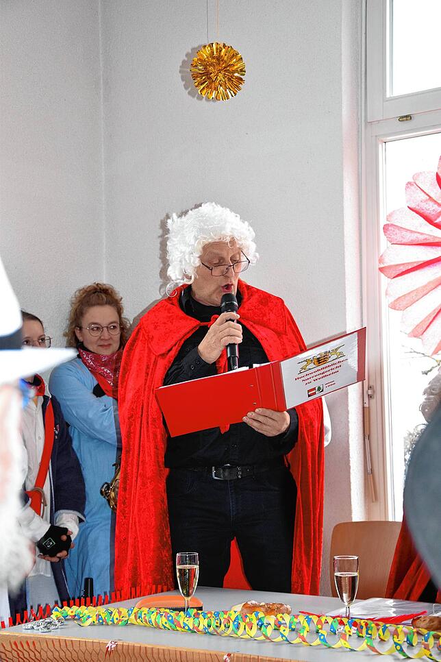 Bild 27: Bilder vom Weilheimer Narrengericht: Fasnet in voller Farbenpracht erleben