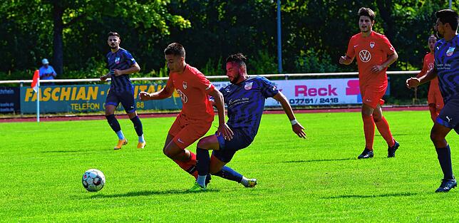 Bild 12: VfB Waldshut gewinnt das Derby beim FC Tiengen 08 mit 3:1 &ndash; und wir haben Bilder!