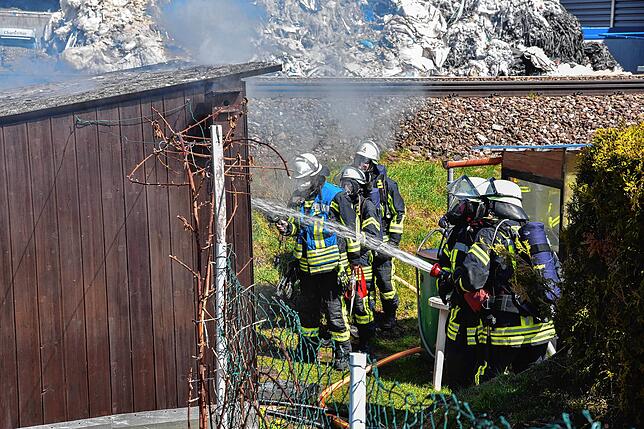 Die Ursache des Feuers ist noch ungeklärt.