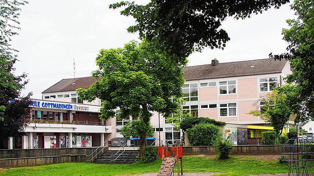 Nach dem Umzug in die neue Eichendorff-Schule sollen Teile der alten Schule als Kindergarten genutzt werden. Damit setzt die AWO als ...