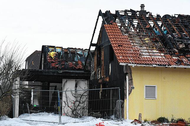Am Morgen nach dem Großbrand in der Singener Nordstadt wird das ganze Ausmaß der Zerstörung sichtbar. Am Montag, 19. Dezember, war ...