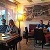Markus und Jutta Vollmer sowie Martin Heim und Tina Keller (von links) waren die ersten Gäste im Alt-Stocken. Insgesamt begrüßte Susanne ...