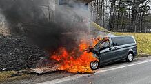 Auf der Bundesstraße 34 zwischen Singen und Steißlingen ist es am Montag zu einem Fahrzeugbrand gekommen.
