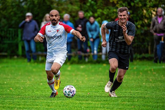 Bild 2: FC Hochrhein gewinnt gegen die SG Weilheim/Gurtweil mit 4:1 &ndash; und wir haben Bilder!
