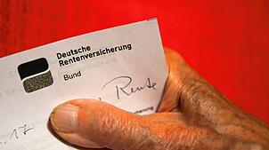 Der Rentenbescheid des Monats Juli sorgte für Aufsehen. Hat die Deutsche Rentenversicherung bei der Nachzahlung des Pflegebeitrags zu ...
