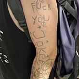 &bdquo;Hier sind einige Tattoos übereinander gestochen worden.&ldquo;