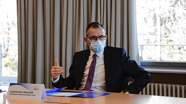 Landrat Sven Hinterseh beim Pressegespräch am 11. November. Schon vor knapp einem Monat hatte die Kreisverwaltung an die Bürger ...