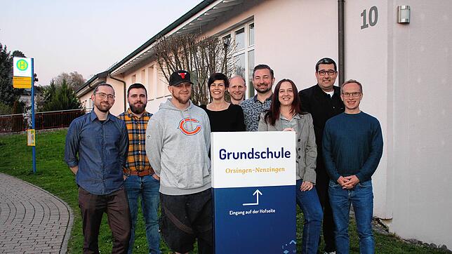 Sie bilden das Vorstandsteam des neuen Fördervereins: Vasilij Strassheim, Paul Asoltanei, Michael Schiller, Sarah Joos, Jannik Maier, ...