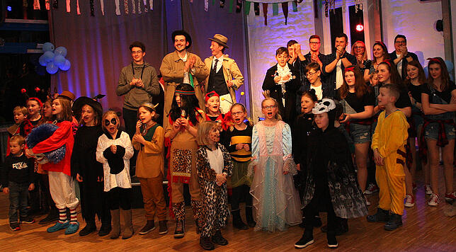 Das könnten die Fasnachtsbühnen-Stars von morgen sein: Diese Kinder und Jugendlichen brillierten bei der „Hall of Fame“ in ...
