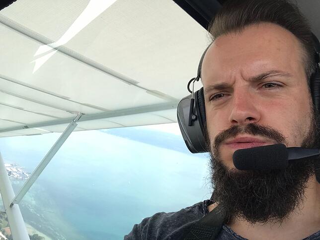 Bild 5: 1000 Meter über dem Erdboden in einem Ultraleichtflugzeug: Im Notfall können wir nicht aussteigen