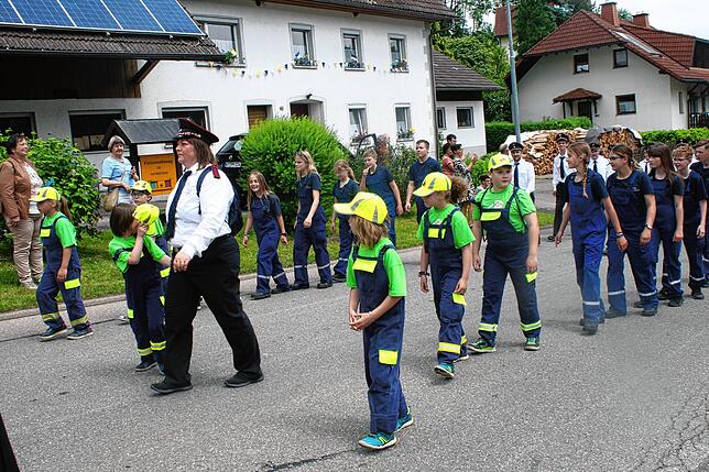 Bild 3: Gute Laune beim Bezirksmusikfest in Lausheim