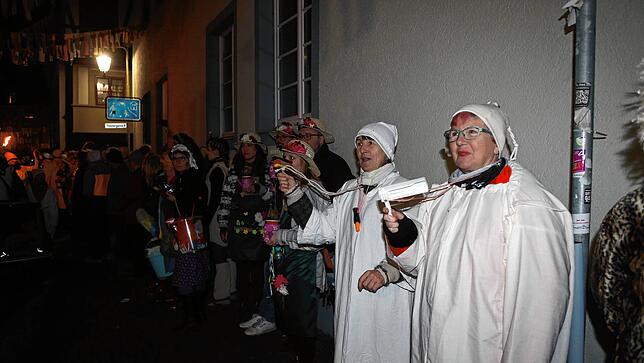 Bild 6: Schmotziger Dunschtig: Tausende Konstanzer nehmen am Hemdglonker teil