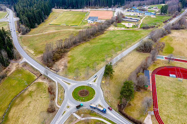Zwischen Kreisverkehr und Natursportpark befindet sich der zweite Standort.