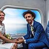 Zwar können sich Paare nicht in der Luft das Ja-Wort geben, aber direkt nach der Trauung einen Rundflug genießen. So wie hier Carolin ...