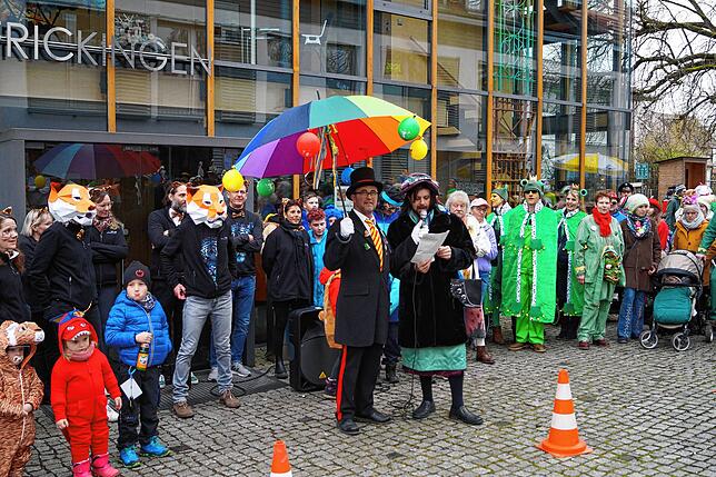 Bild 18: So bunt war der Rathaussturm in Frickingen