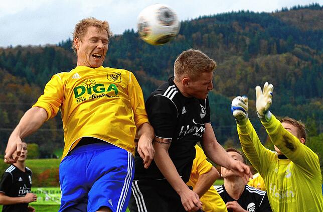 Bild 2: Schnappschüsse aus der Bezirksliga-Saison 2013/2014