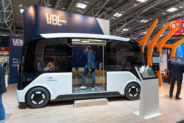 Die Schaeffler AG präsentiert ein selbstfahrendes Auto.
