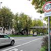 Mittlerweile darf auf vielen Straßen in Konstanz nur noch 30 km/h gefahren werden – ab Montag werden es sogar noch mehr.