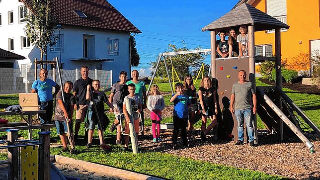 Viel Spaß haben die Kinder aus Kommingen und Nordhalden bei der Dorfrallye der Vereine. Unser Bild zeigt sie an der Station des ...