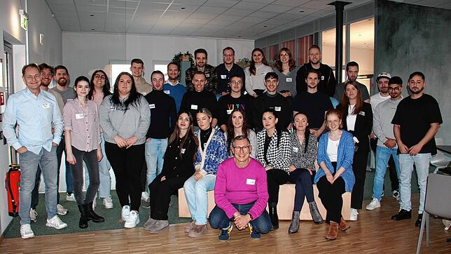 Die Studierenden der Hochschule Albstadt-Sigmaringen zu Besuch in der Radolfzeller Digitalagentur Sybit. Gleich zwei Kurse haben hier ...